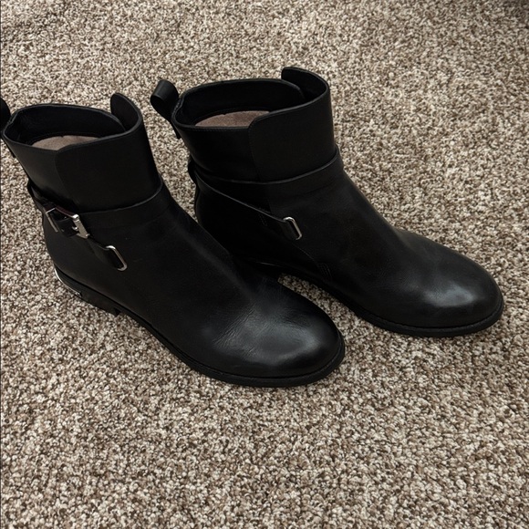 Michael Kors Arley Ankle Boots - Picture 1 of 2